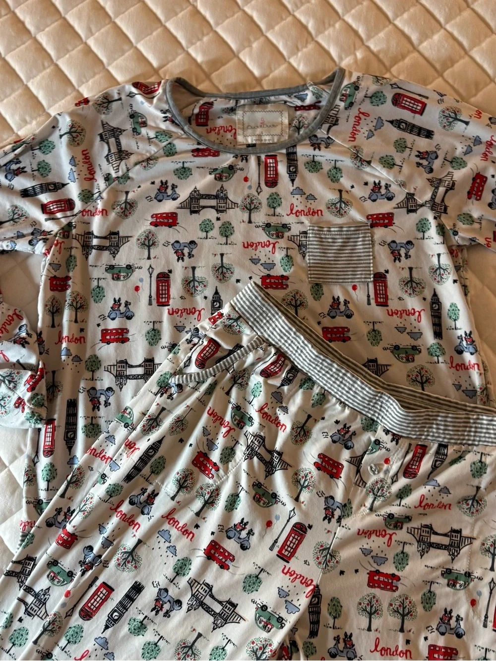 Cuddl Duds London Graphic Print Pajama Set Long Sleeve/Long Pant Set Size Large